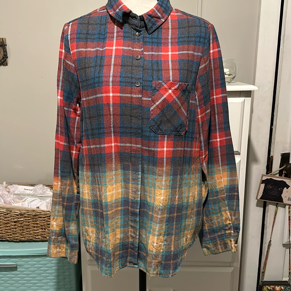 Women’s flannel size large